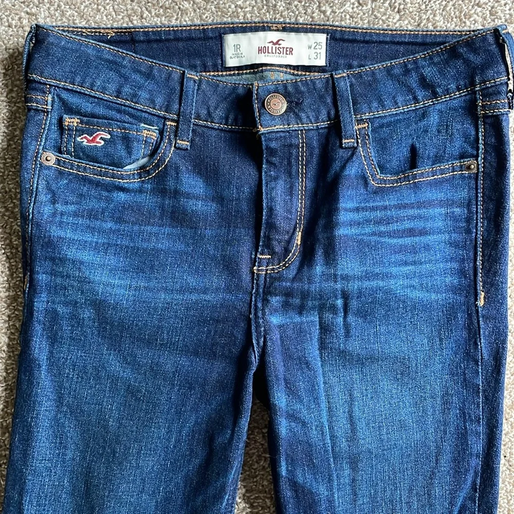 Hollister dark wash skinny jeans